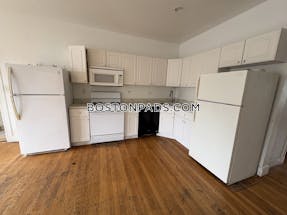 Newton 6 Bed, 2.5 Bath Unit  Chestnut Hill - $6,750 No Fee