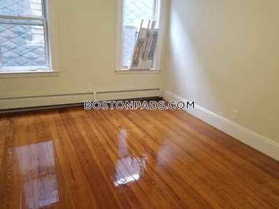 Cambridge 3 Bed 1 Bath CAMBRIDGE- EAST CAMBRIDGE $3,100  East Cambridge - $3,200 No Fee