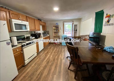 Somerville Spacious and Renovated 5 bed 2.5 bath available 6/1 on College Ave in Somerville!!  Tufts - $4,500