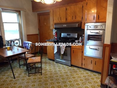 Somerville Deal Alert! Spacious 5 Bed 1.5 Bath apartment in the Tufts University Area  Tufts - $6,000